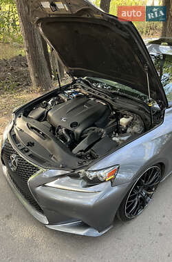 Седан Lexus IS 2014 в 