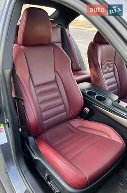 Седан Lexus IS 2014 в 