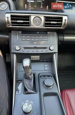 Седан Lexus IS 2014 в 
