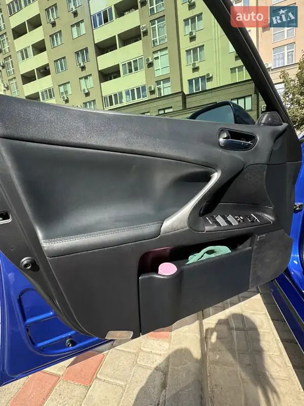 Lexus IS 2011