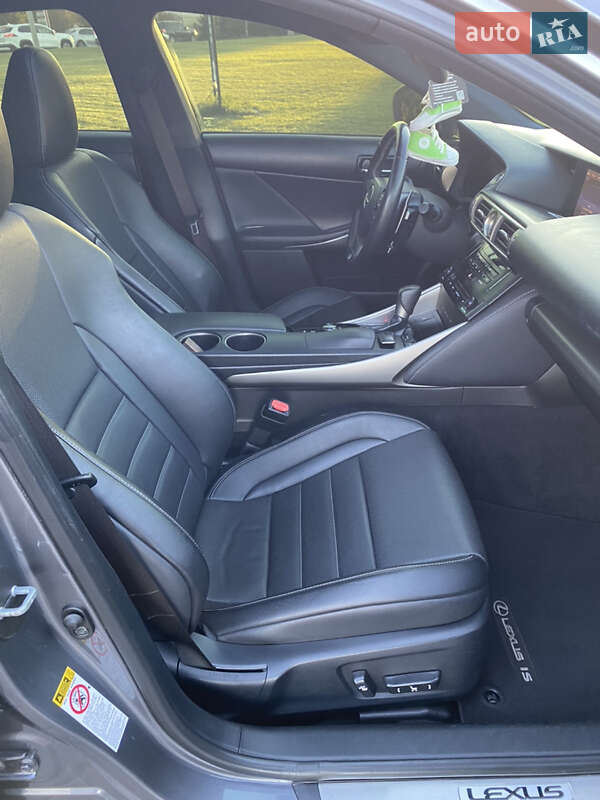 Седан Lexus IS 2013 в Одессе