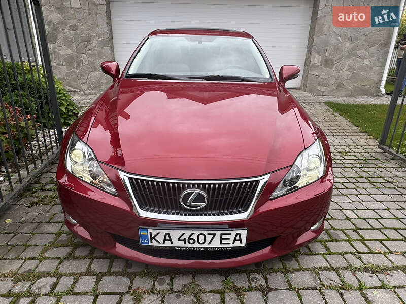 Lexus IS 2010