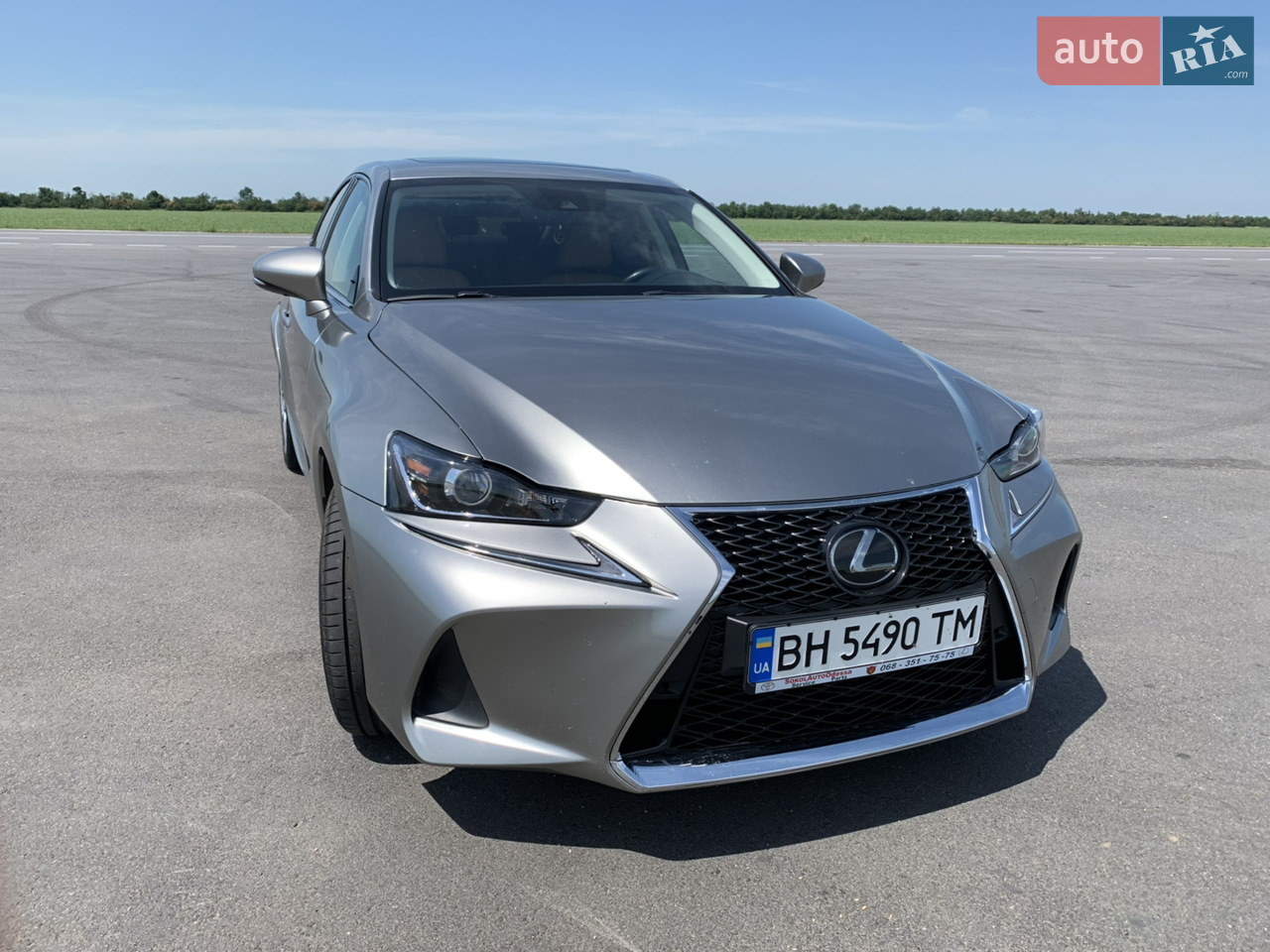 2017 Lexus IS - мініатюра 10