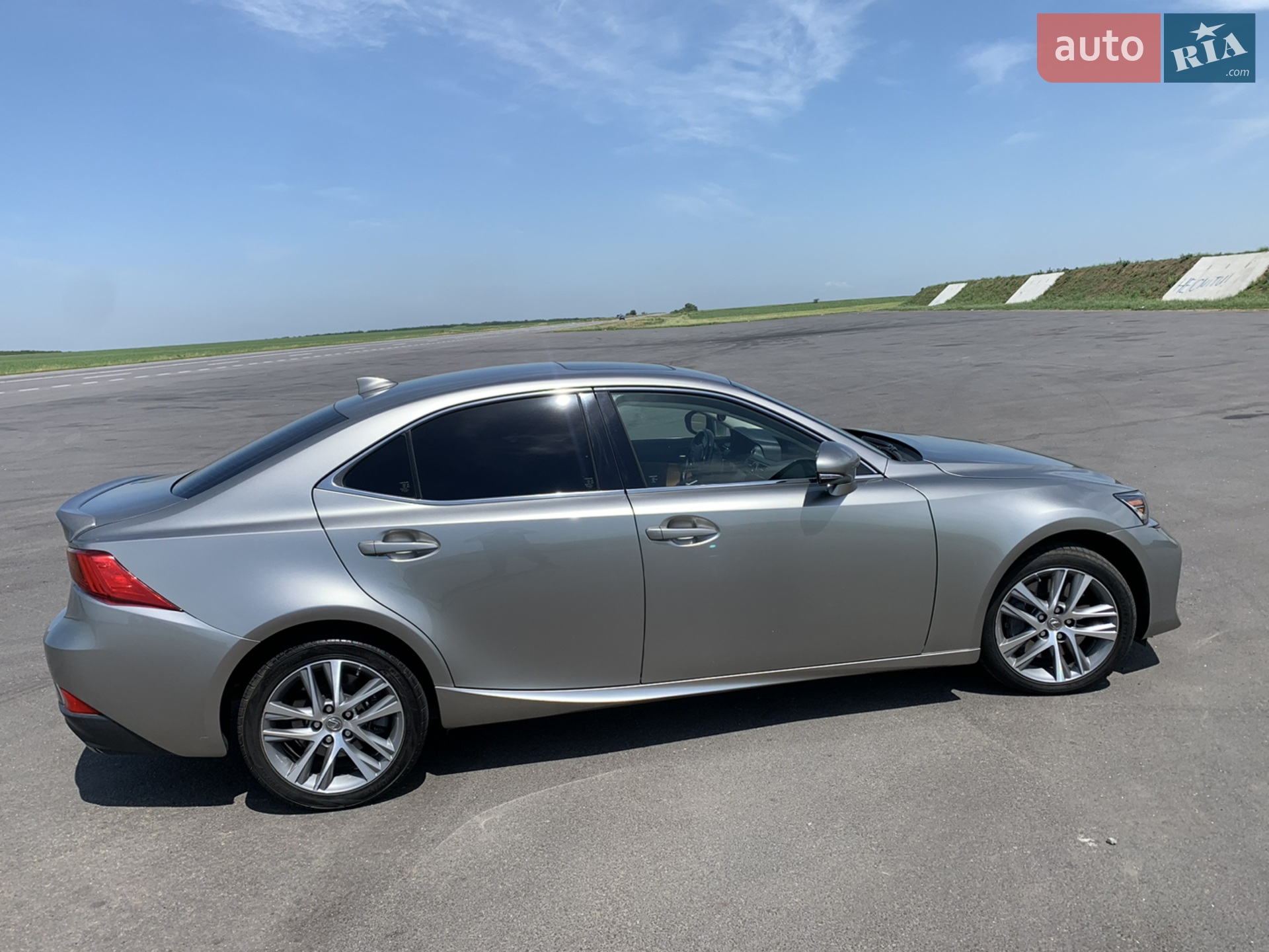 2018 Lexus IS - мініатюра 2