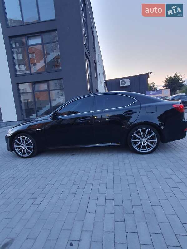Седан Lexus IS 2007 в Виннице