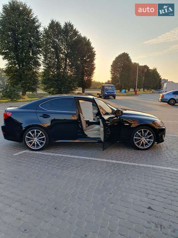 Седан Lexus IS 2007 в Виннице