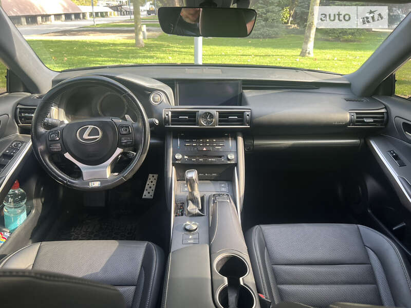 Седан Lexus IS 2017 в Дніпрі