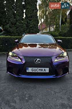 Седан Lexus IS 2016 в Тернополі