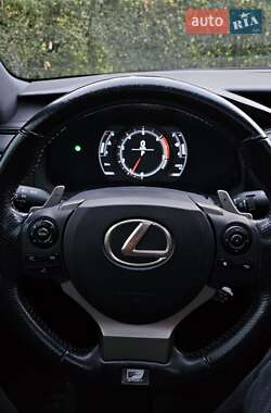 Седан Lexus IS 2016 в Тернополі