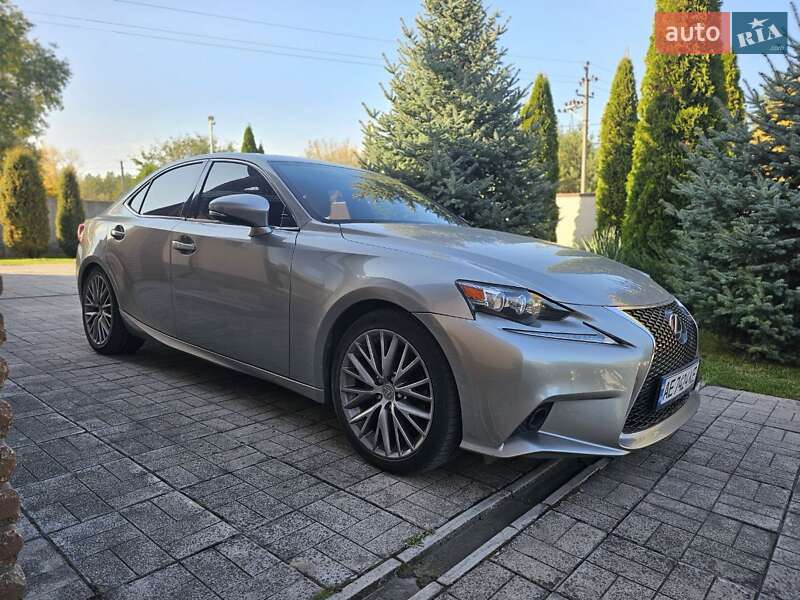 Lexus IS 2015