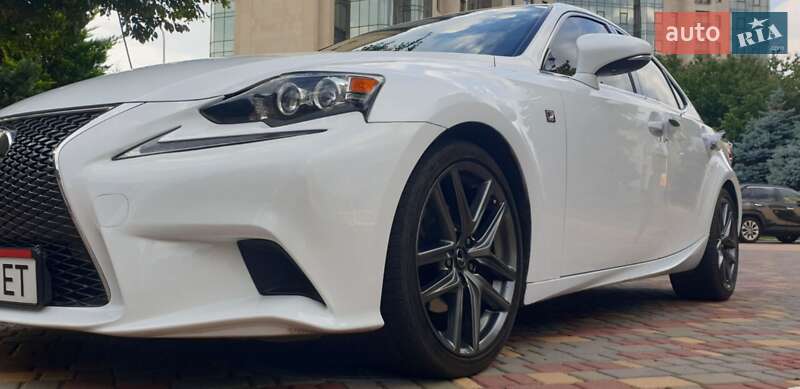 Lexus IS 2015