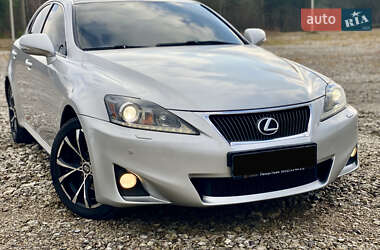 Lexus IS 2010