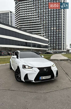 Lexus IS 2017