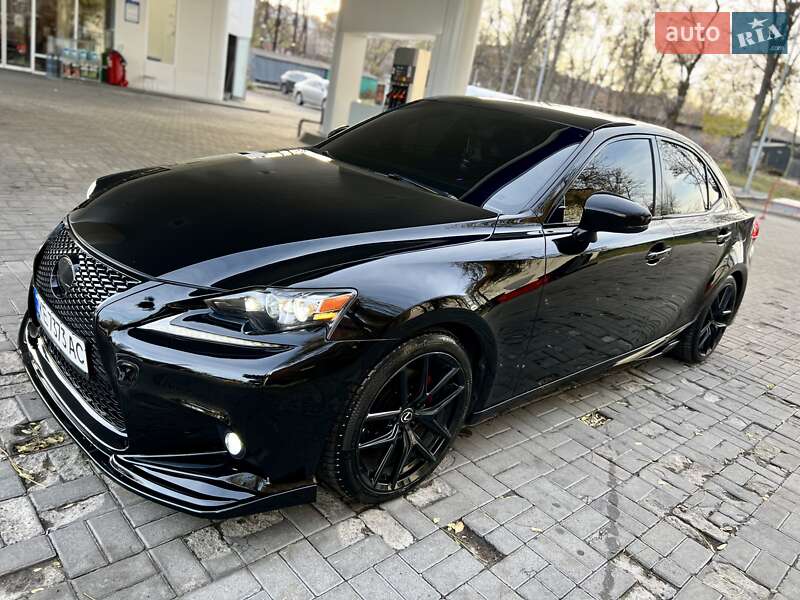 Седан Lexus IS 2015 в Дніпрі