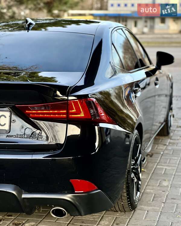 Седан Lexus IS 2015 в Дніпрі