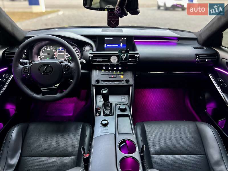 Седан Lexus IS 2015 в Дніпрі