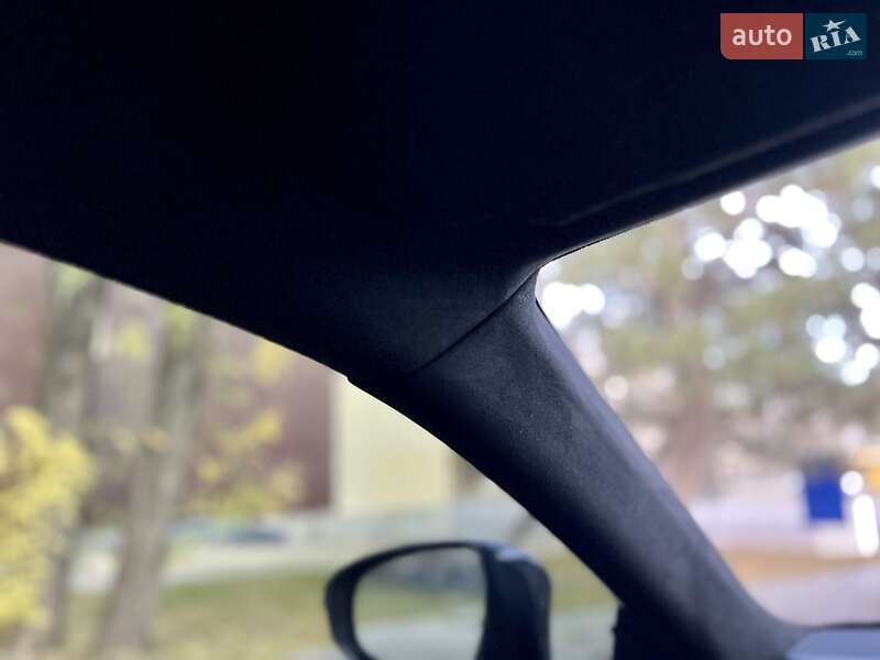 Седан Lexus IS 2015 в Днепре