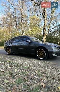 Седан Lexus IS 2000 в 