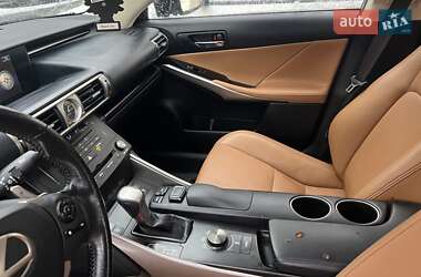 Седан Lexus IS 2015 в Киеве
