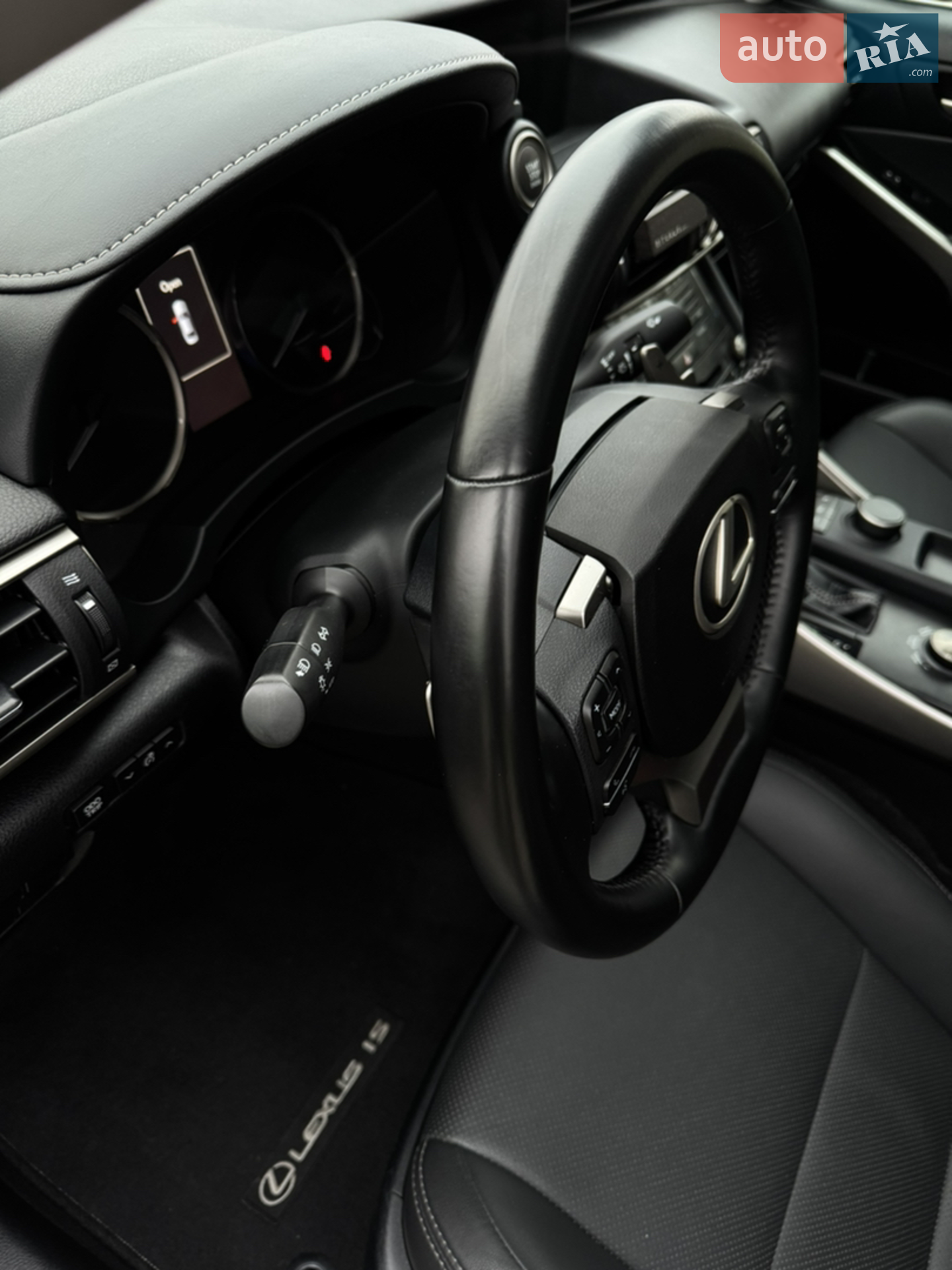 2017 Lexus IS - мініатюра 11