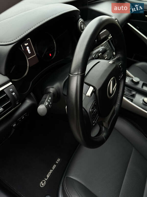 Седан Lexus IS 2017 в Львове фото 11 Седан Lexus IS 2017 в Львове