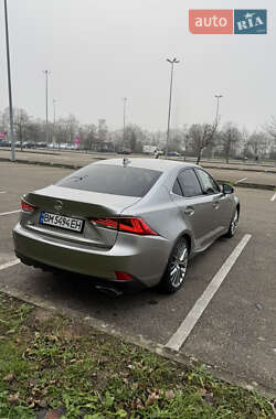 Седан Lexus IS 2017 в 