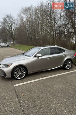 Седан Lexus IS 2017 в Львове
