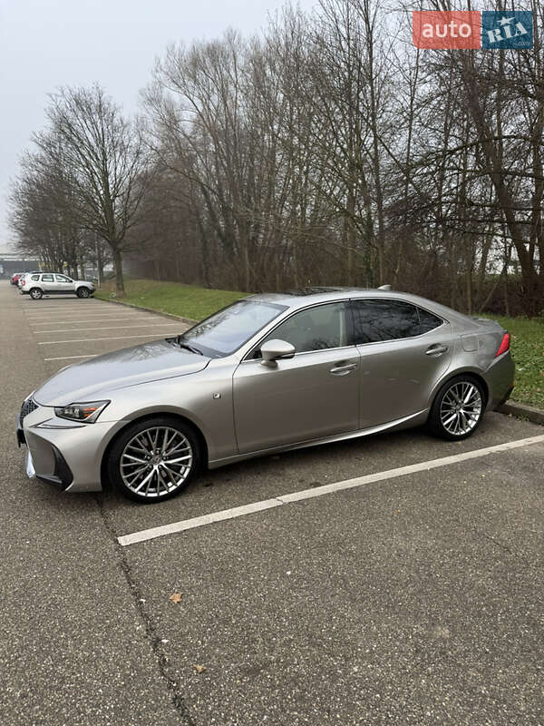 Седан Lexus IS 2017 в Львове фото 2 Седан Lexus IS 2017 в Львове