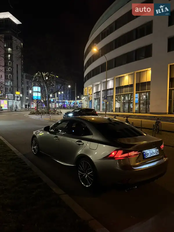 Lexus IS 2017