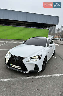 Lexus IS 2017