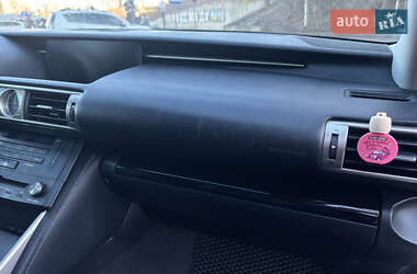 Седан Lexus IS 2014 в 