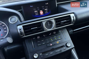 Седан Lexus IS 2014 в 