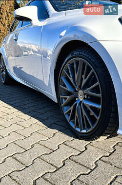 Седан Lexus IS 2014 в 