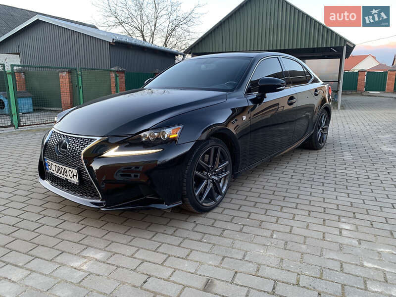 Седан Lexus IS 2014 в Львові