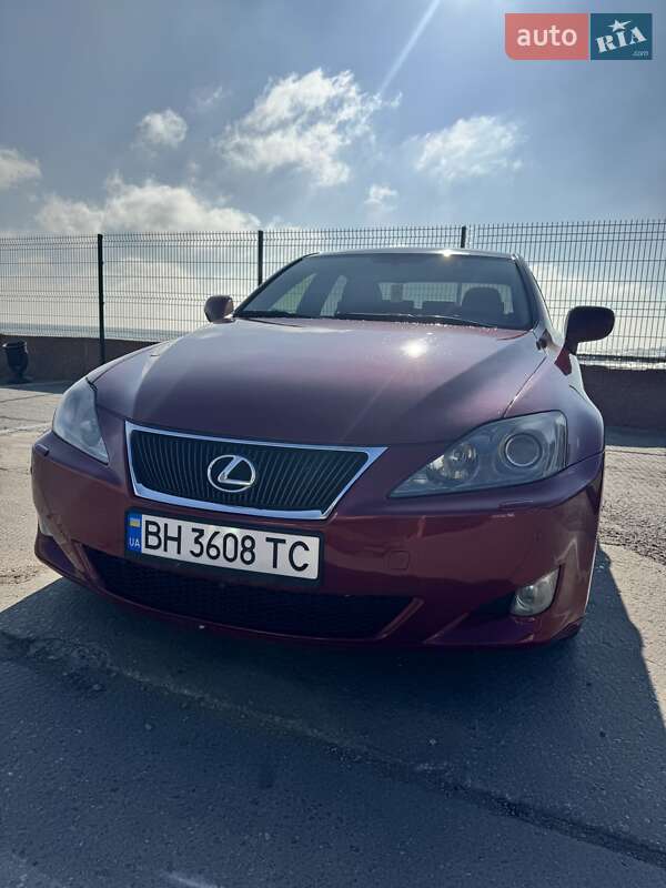 Седан Lexus IS 2005 в 