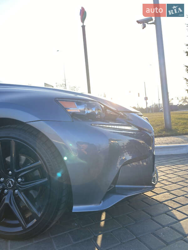 Седан Lexus IS 2013 в Одессе