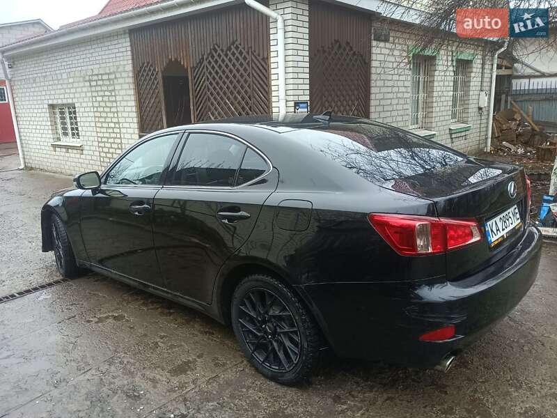 Седан Lexus IS 2010 в Умани