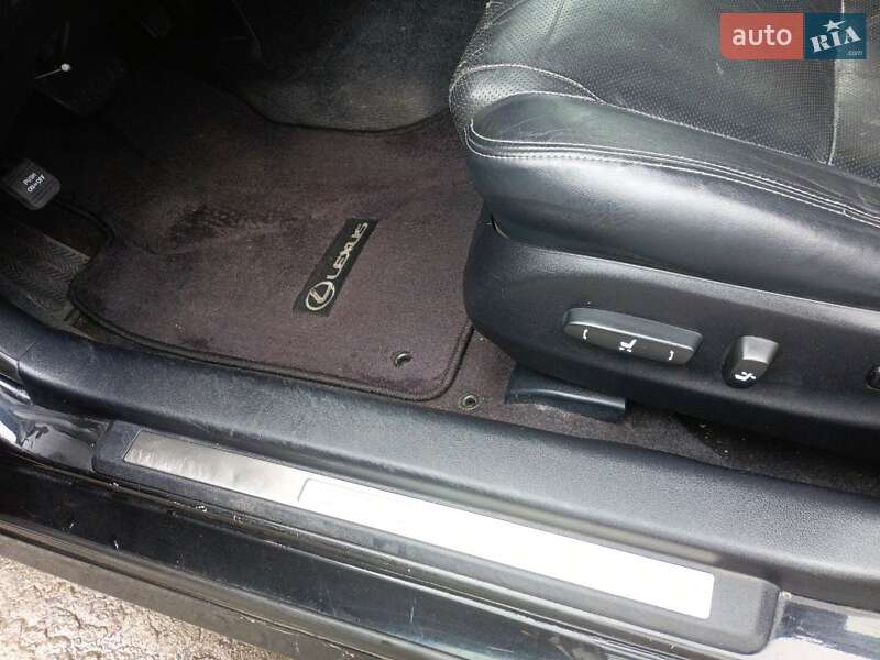 Седан Lexus IS 2010 в Умани