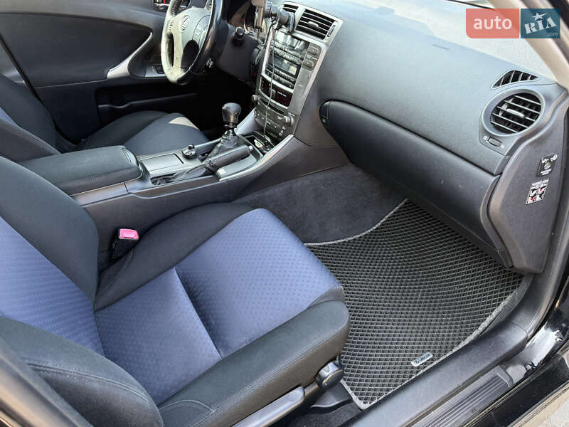 Седан Lexus IS 2008 в Луцьку