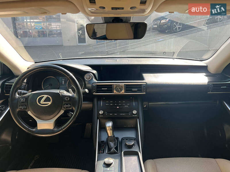 Седан Lexus IS 2017 в Одессе
