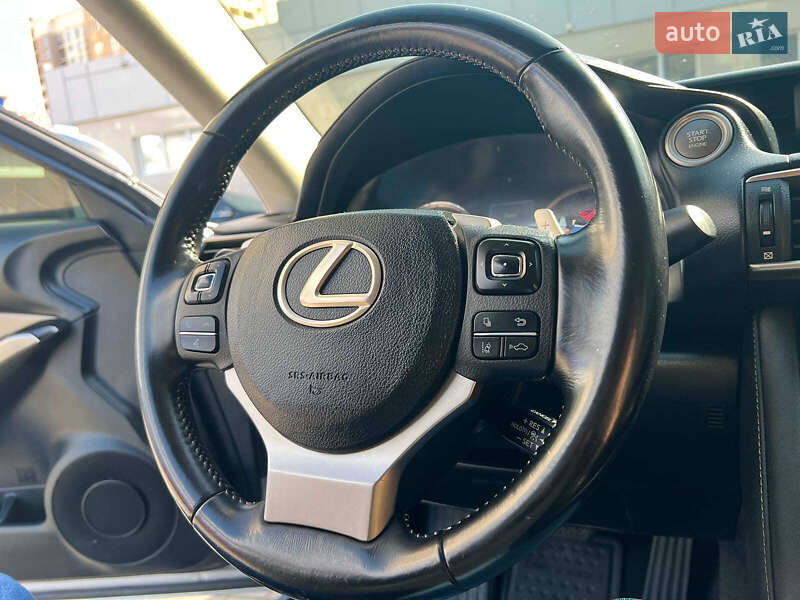 Седан Lexus IS 2017 в Одессе