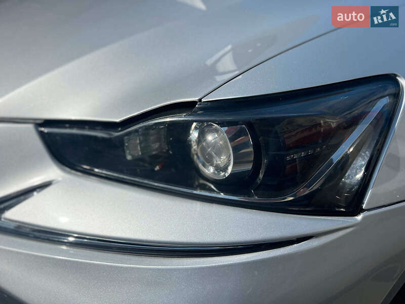 Седан Lexus IS 2017 в Одессе