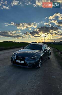 Седан Lexus IS 2014 в 