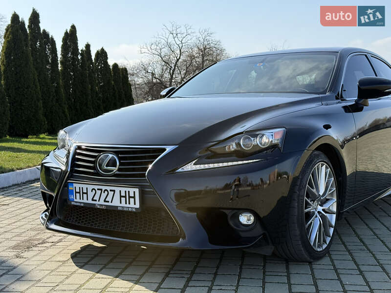 Lexus IS 2016