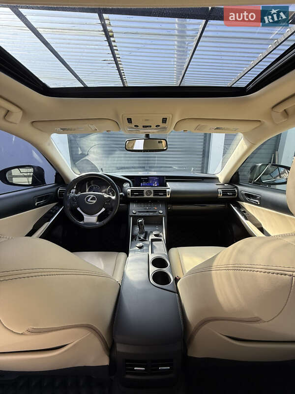 Седан Lexus IS 2016 в Одессе