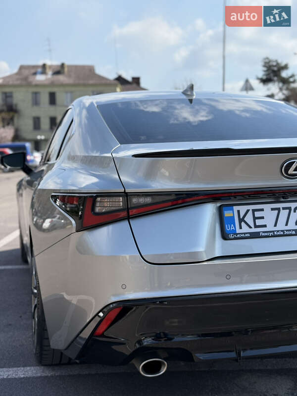 Седан Lexus IS 2023 в Дніпрі фото 10 Седан Lexus IS 2023 в Дніпрі