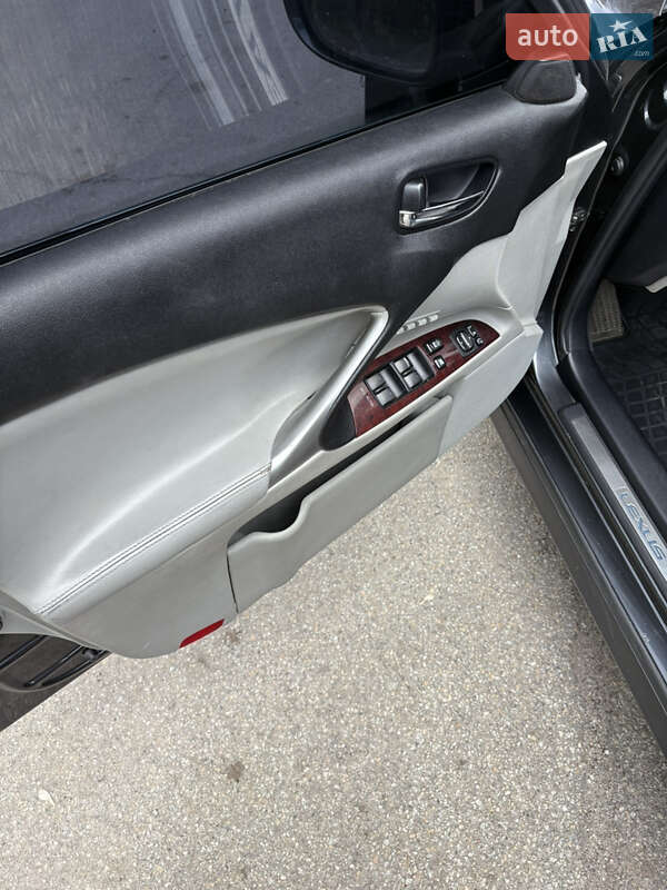 Седан Lexus IS 2006 в Днепре