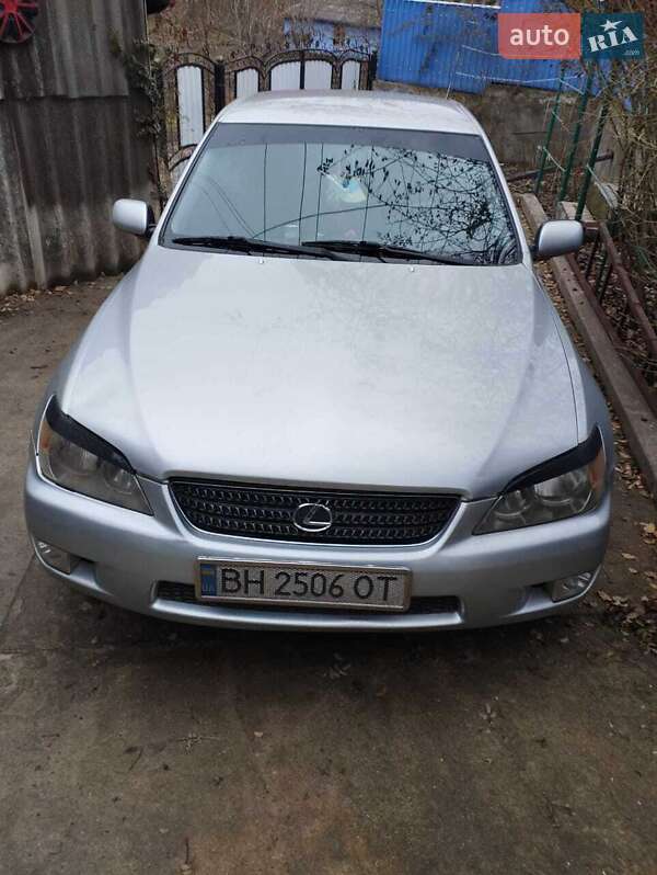 Седан Lexus IS 2002 в Кодимі