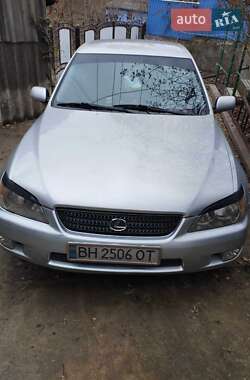 Седан Lexus IS 2002 в 