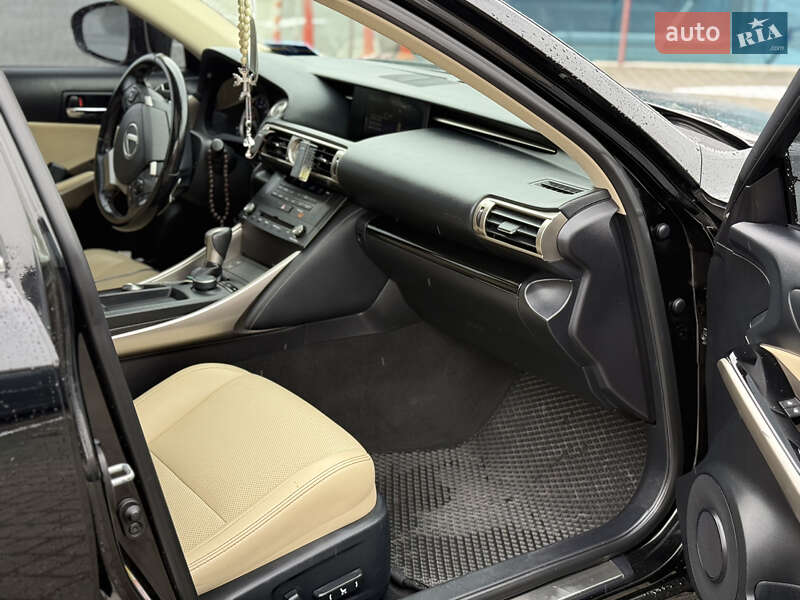 Седан Lexus IS 2015 в Львові фото 13 Седан Lexus IS 2015 в Львові
